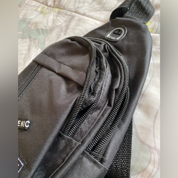 Small sling backpack - Picture 6 of 7